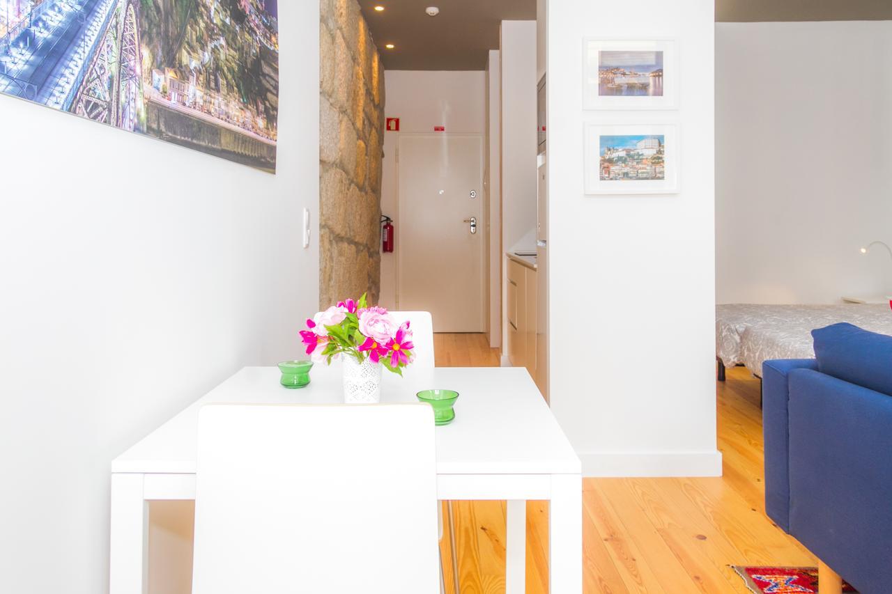 Bright Apartment • Downtown Порту Экстерьер фото