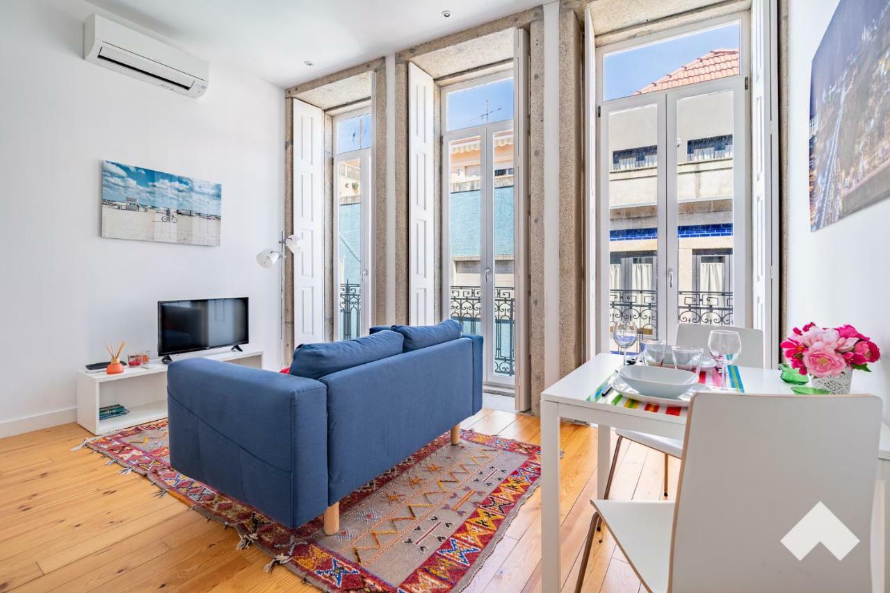 Bright Apartment • Downtown Порту Экстерьер фото