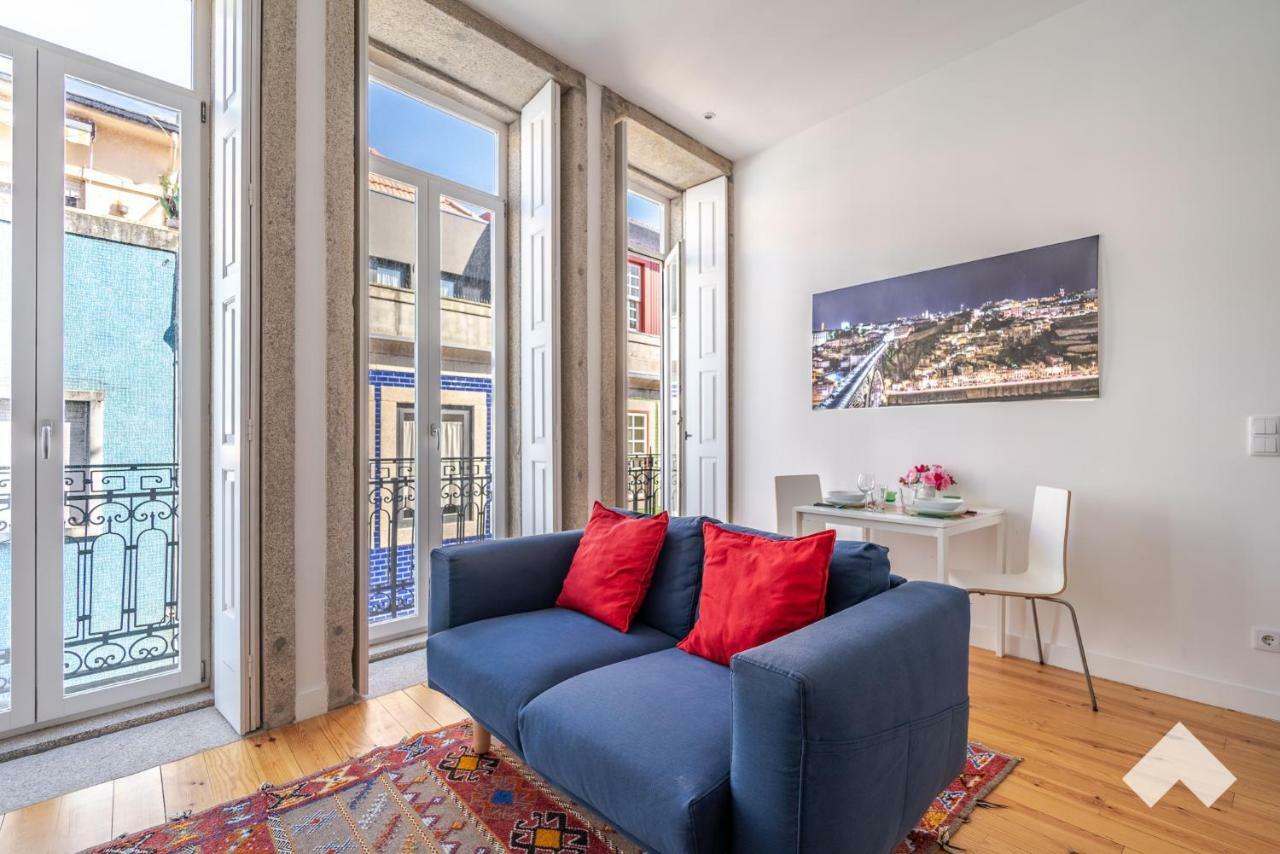 Bright Apartment • Downtown Порту Экстерьер фото